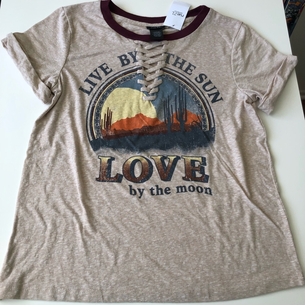 Women’s Graphic Tee Top T Shirt -Rue 21 - Picture 2 of 6